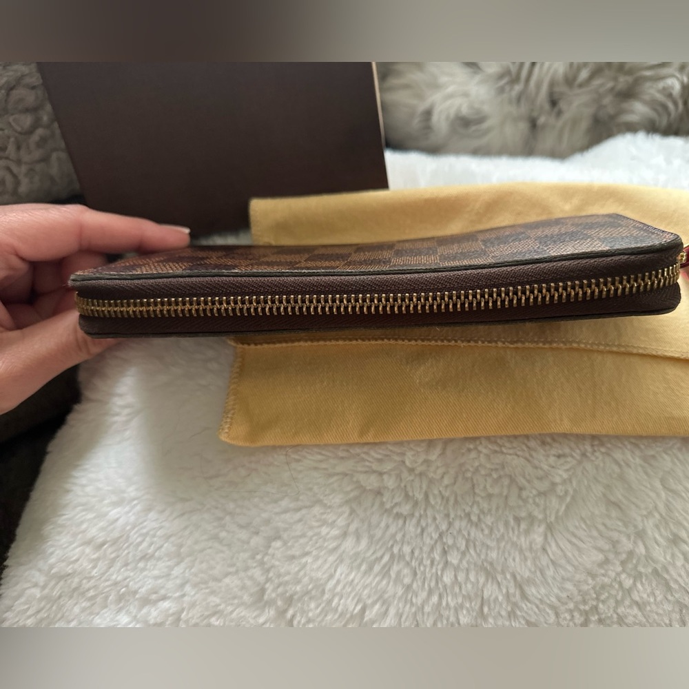 !!SOLD!!Louis Vuitton Damier Clemence Wallet - Picture 5 of 10